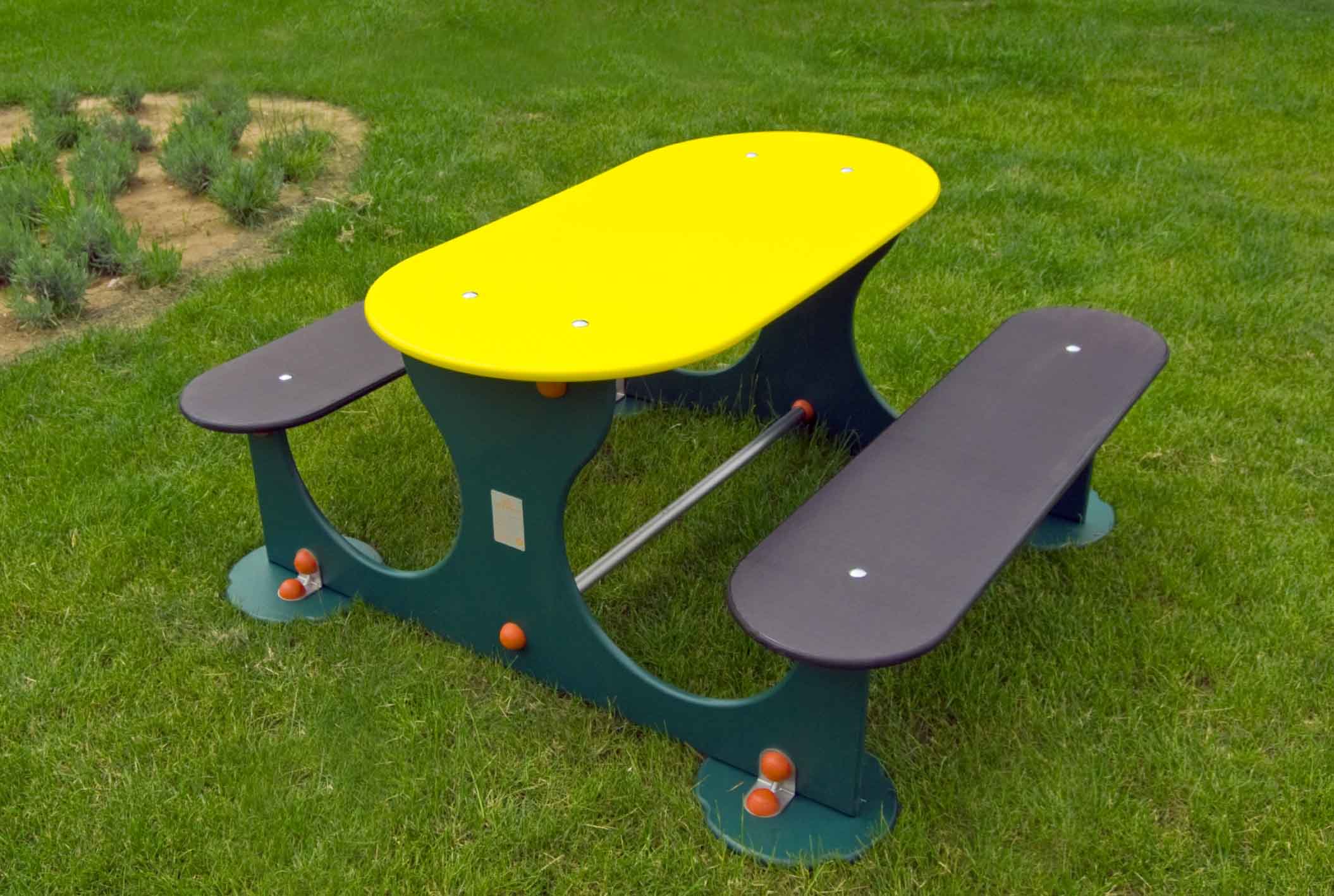 MESA INFANTIL (6 PLAZAS) - Imagen 2