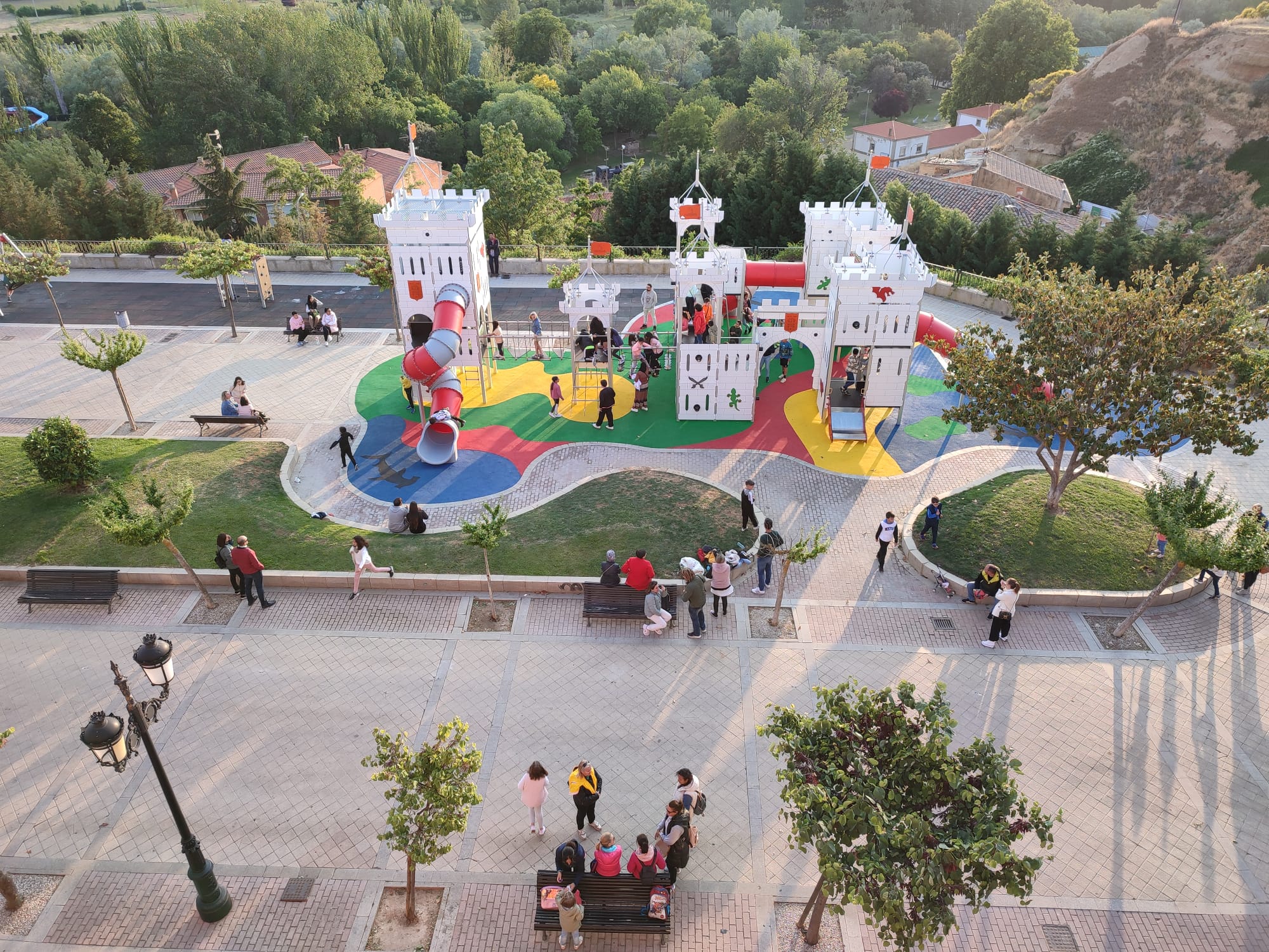 CASTILLO AMURALLADO - Imagen 2
